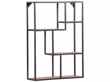 Ein hohes Wandregal mit asymmetrischen Fächern aus schwarzem Metall und drei hellbraunen Holzböden. Die Halterungen für die Wandbefestigung sind oben links und rechts.