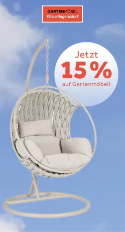 Hängesessel mit Kissen vor blauem Himmel. Aktionswerbung mit 15% Rabatt auf Gartenmöbel. Gartenmöbel Filiale Regensdorf Logo oben.