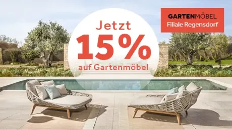 Werbung für Gartenmöbel: 15% Rabatt. Im Hintergrund ein Pool und grüne Landschaft. Zwei Liegen mit Kissen im Vordergrund auf einer Terrasse.